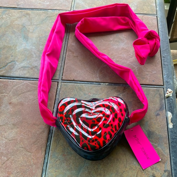 Betsey Johnson Handbags - NWT Betsey Johnson Patent Heart bag